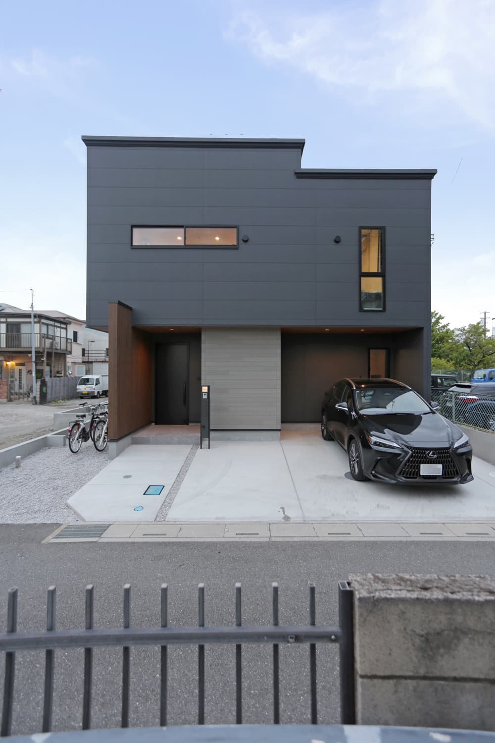 F-HOUSE